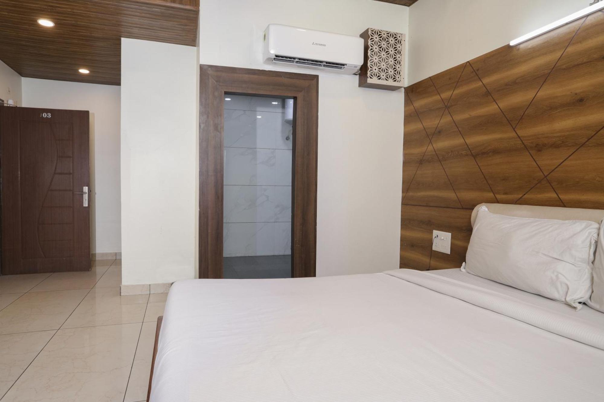Hotel Razia Inn Hisār Exterior foto