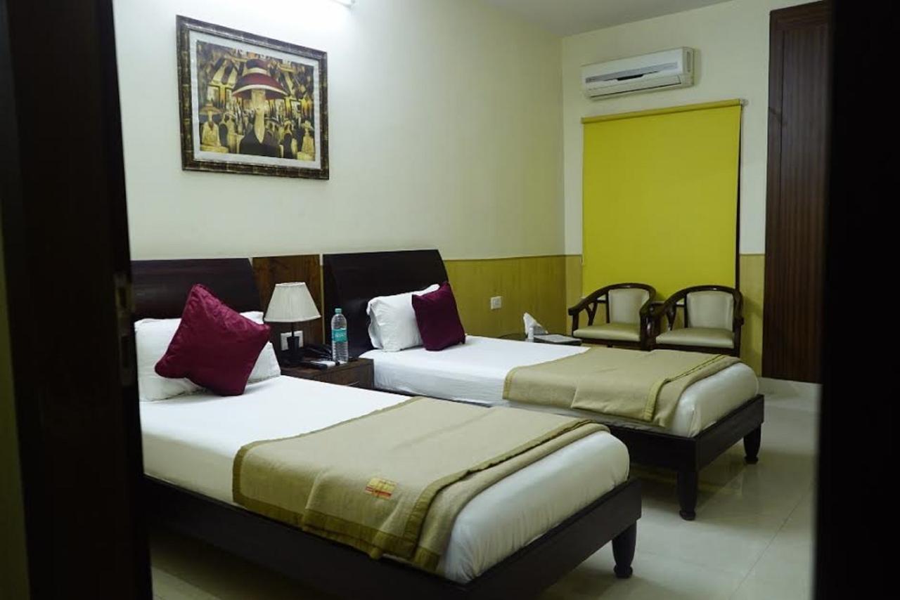 Hotel Razia Inn Hisār Exterior foto